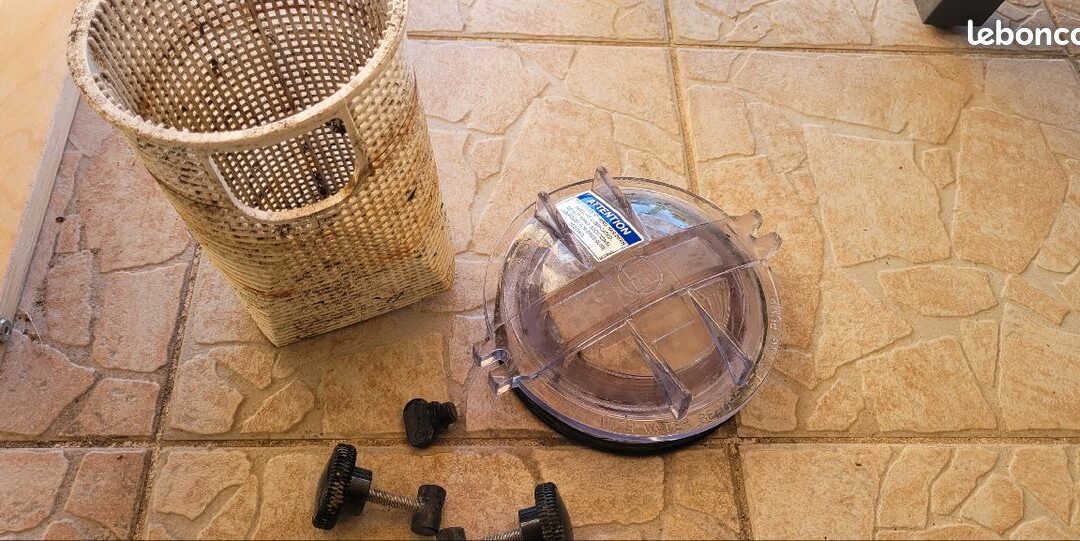 Comment  et quand nettoyer le préfiltre de votre pompe de piscine ? Guide étape par étape